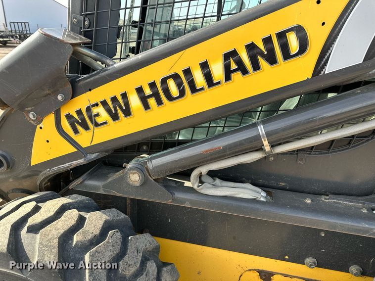 image for item ER5191 2012 New Holland L230 skid steer loader