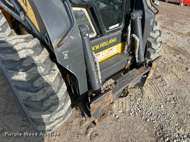 image for item ER5191 2012 New Holland L230 skid steer loader