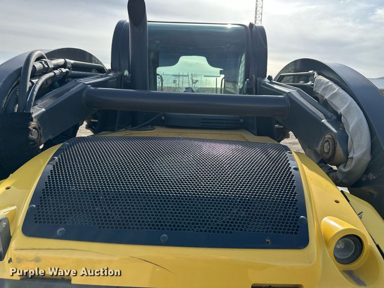 image for item ER5191 2012 New Holland L230 skid steer loader