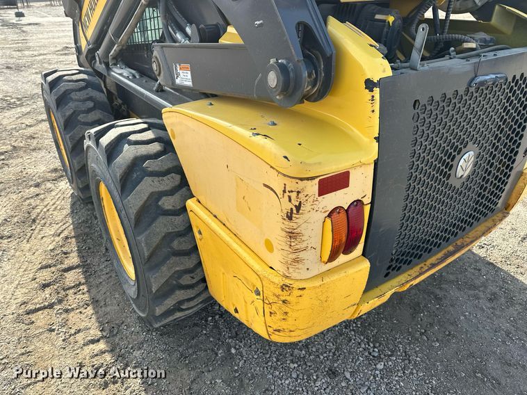 image for item ER5191 2012 New Holland L230 skid steer loader