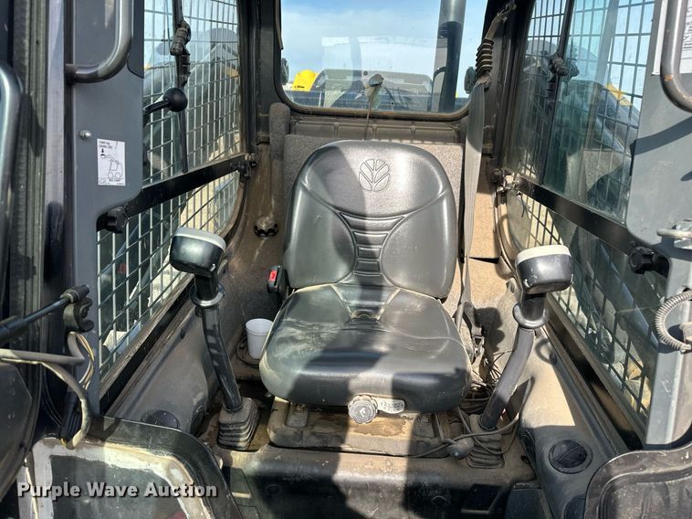 image for item ER5191 2012 New Holland L230 skid steer loader
