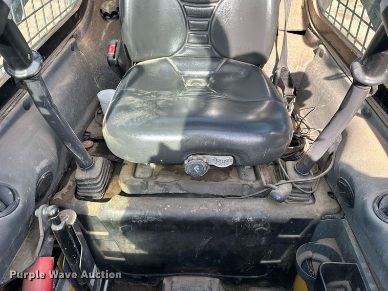 image for item ER5191 2012 New Holland L230 skid steer loader