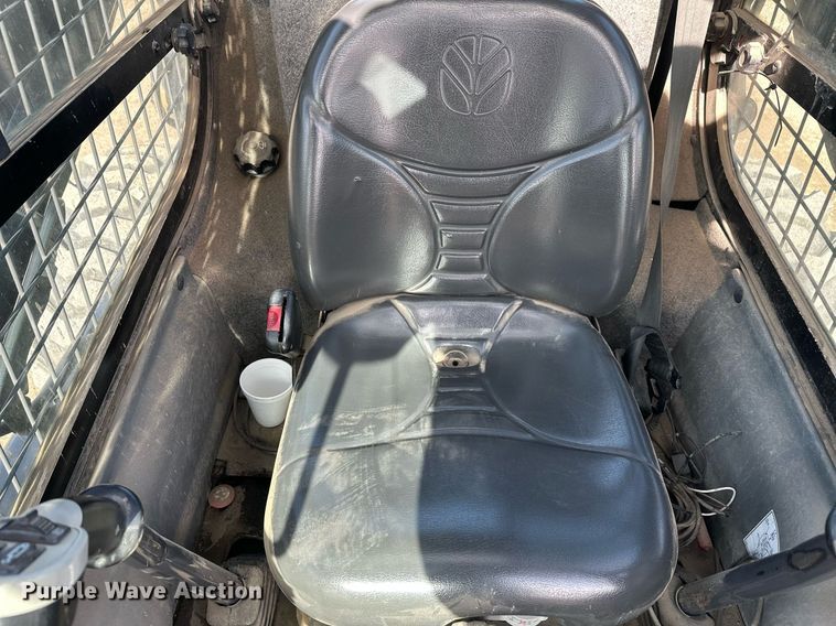 image for item ER5191 2012 New Holland L230 skid steer loader