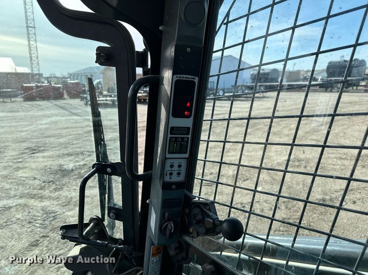 image for item ER5191 2012 New Holland L230 skid steer loader