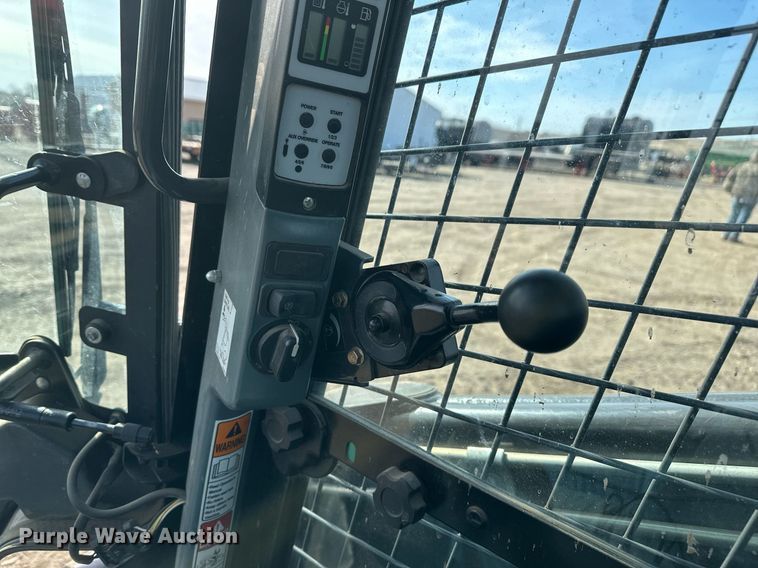 image for item ER5191 2012 New Holland L230 skid steer loader