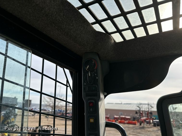 image for item ER5191 2012 New Holland L230 skid steer loader