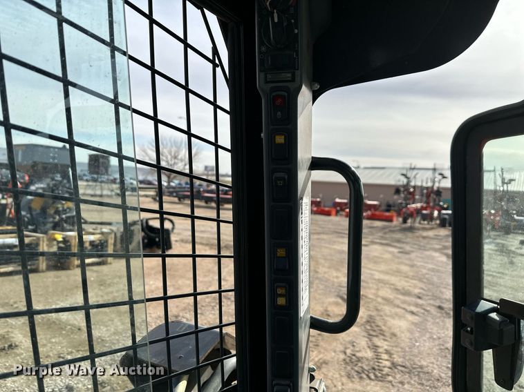 image for item ER5191 2012 New Holland L230 skid steer loader