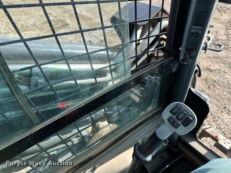 image for item ER5191 2012 New Holland L230 skid steer loader