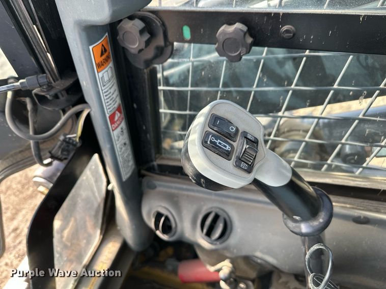 image for item ER5191 2012 New Holland L230 skid steer loader