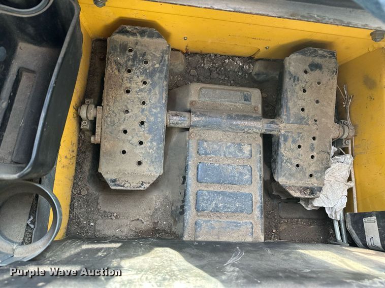 image for item ER5191 2012 New Holland L230 skid steer loader