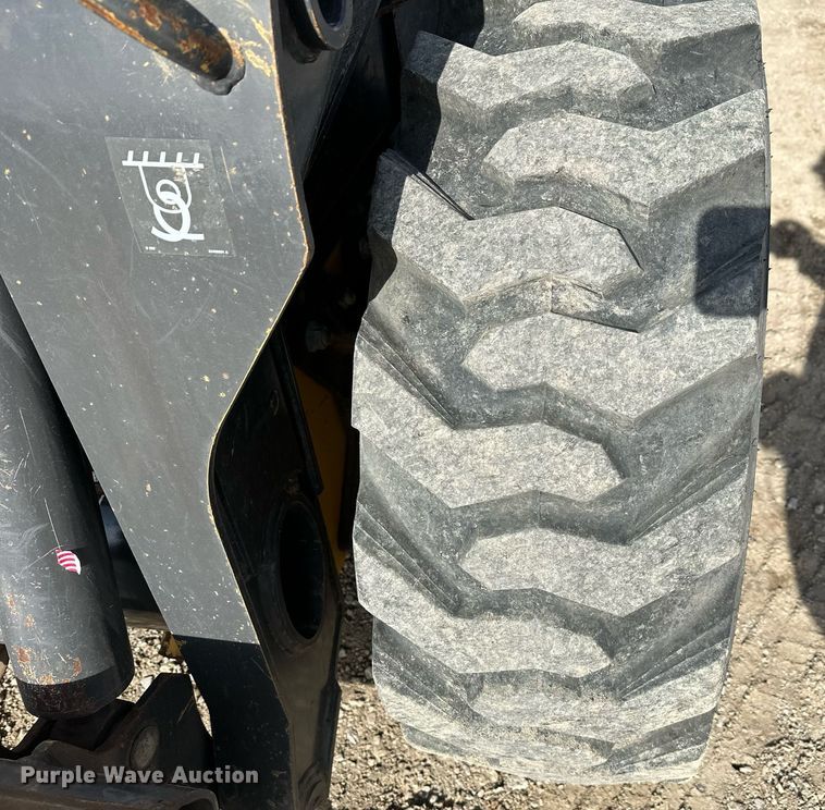 image for item ER5191 2012 New Holland L230 skid steer loader