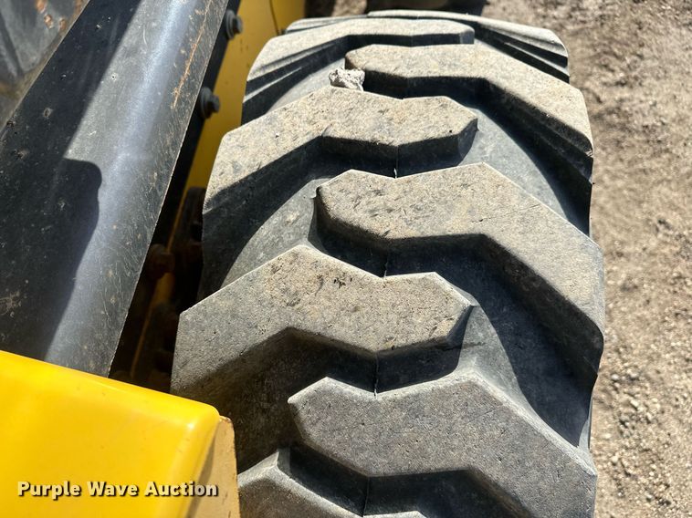 image for item ER5191 2012 New Holland L230 skid steer loader