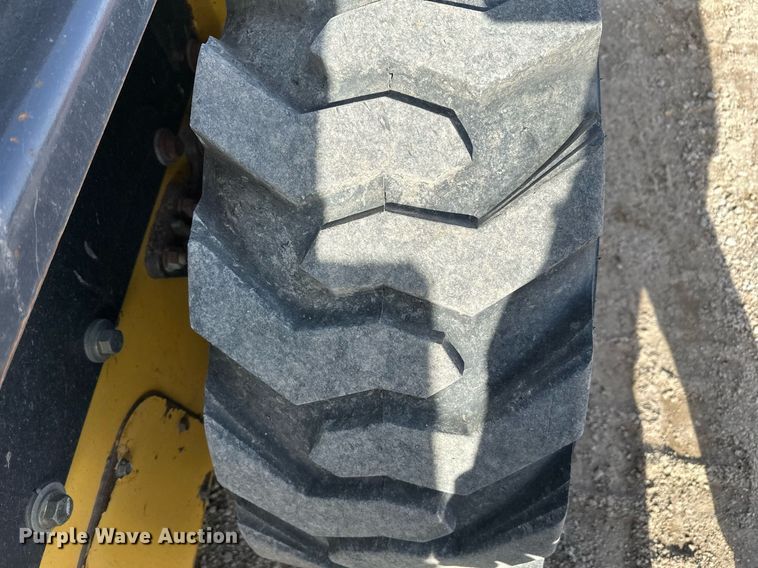 image for item ER5191 2012 New Holland L230 skid steer loader