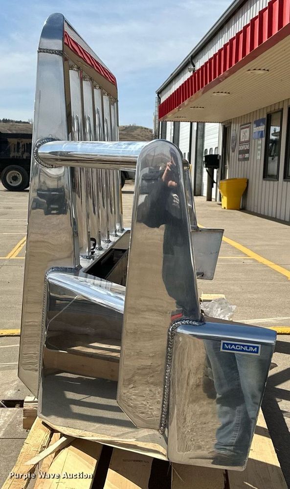 image for item ER5198 Magnum 17284 truck grille guard