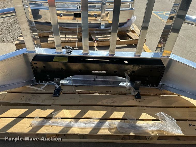 image for item ER5198 Magnum 17284 truck grille guard