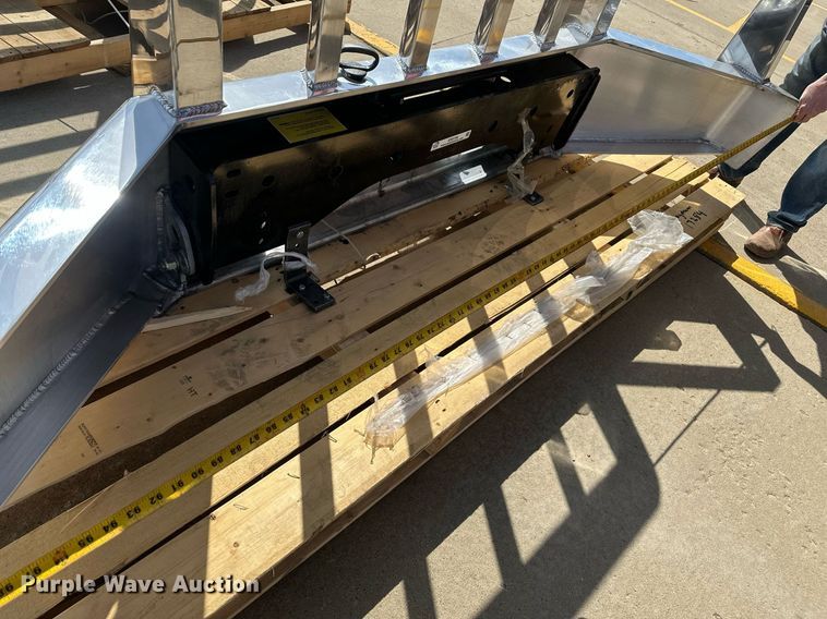 image for item ER5198 Magnum 17284 truck grille guard