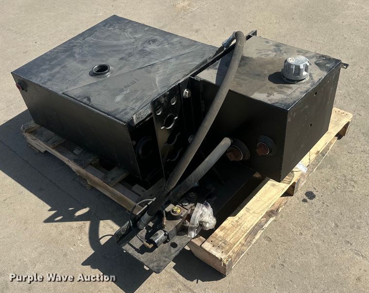 image for item ER5200 Hydraulic fluid reservoir