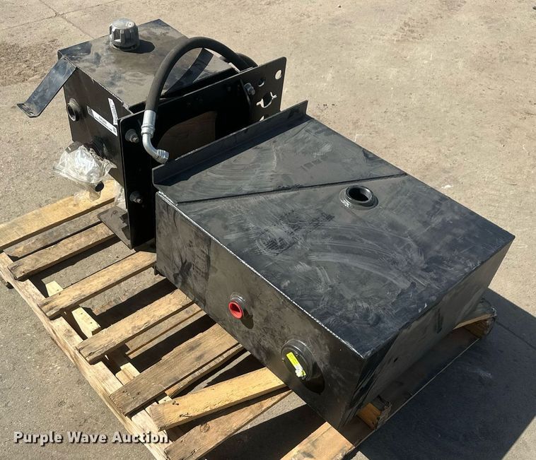 image for item ER5200 Hydraulic fluid reservoir