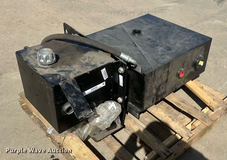 image for item ER5200 Hydraulic fluid reservoir