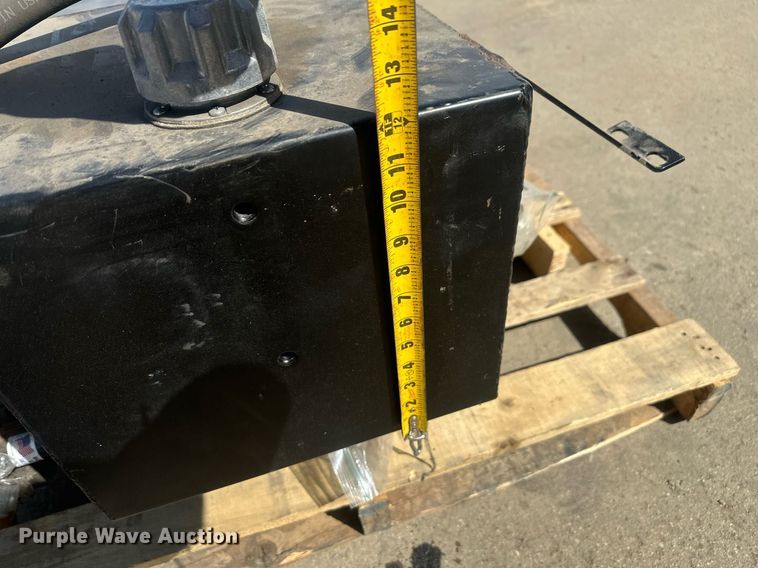 image for item ER5200 Hydraulic fluid reservoir