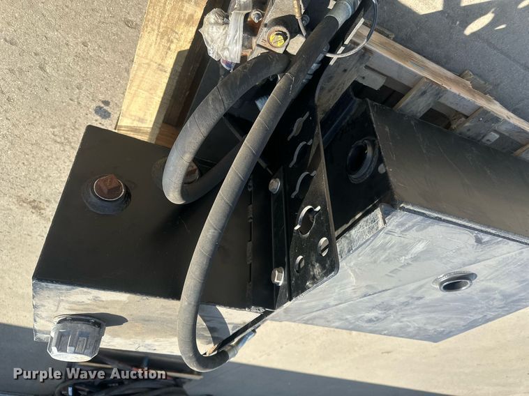 image for item ER5200 Hydraulic fluid reservoir