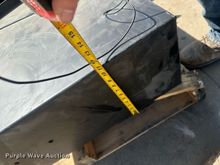 image for item ER5200 Hydraulic fluid reservoir