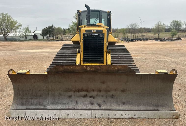 image for item ER8995 2013 Caterpillar D6N LGP dozer