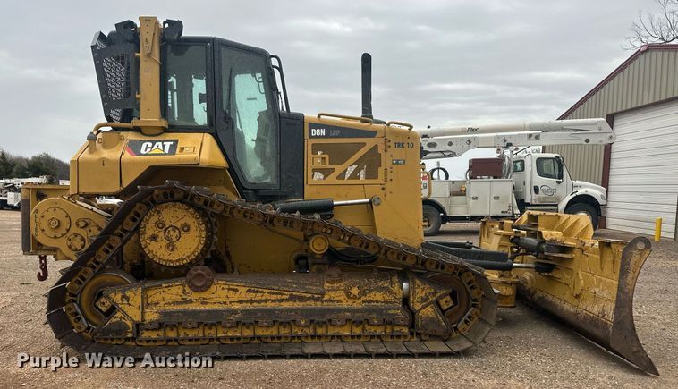 image for item ER8995 2013 Caterpillar D6N LGP dozer