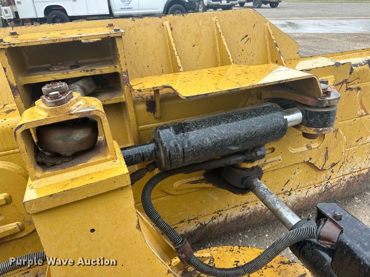 image for item ER8995 2013 Caterpillar D6N LGP dozer