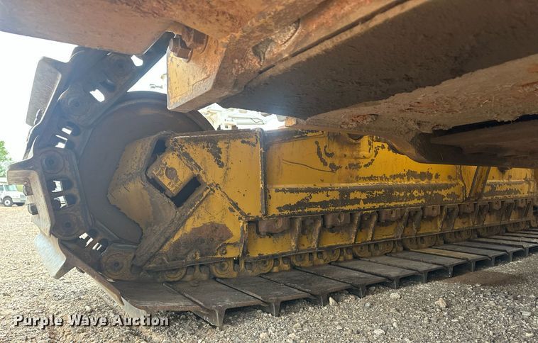image for item ER8995 2013 Caterpillar D6N LGP dozer