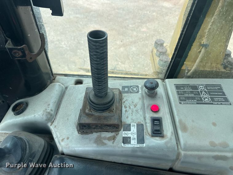 image for item ER8995 2013 Caterpillar D6N LGP dozer