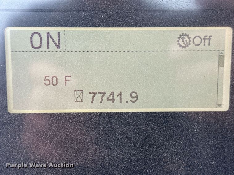 image for item ER8995 2013 Caterpillar D6N LGP dozer