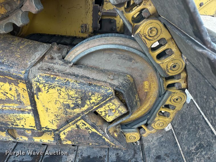 image for item ER8995 2013 Caterpillar D6N LGP dozer