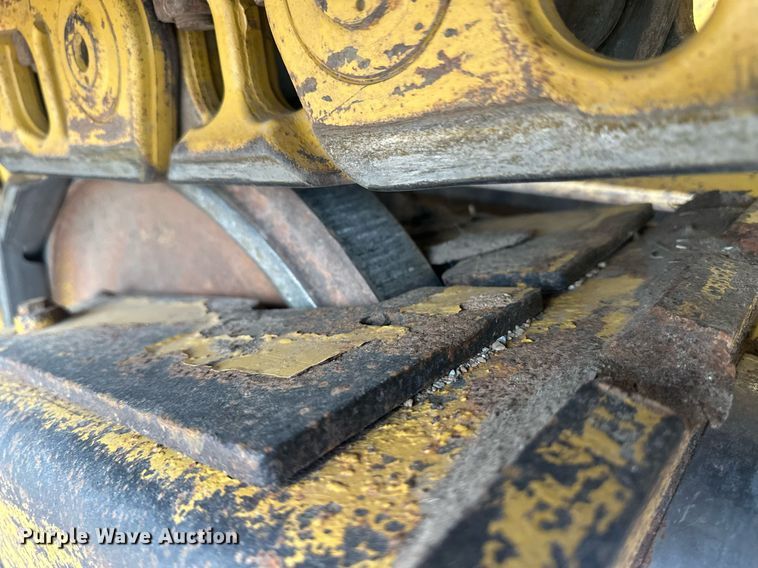 image for item ER8995 2013 Caterpillar D6N LGP dozer