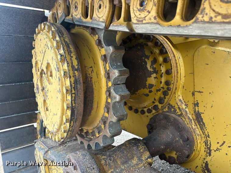 image for item ER8995 2013 Caterpillar D6N LGP dozer