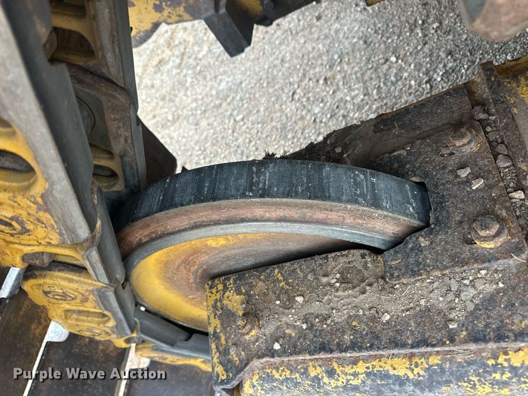 image for item ER8995 2013 Caterpillar D6N LGP dozer