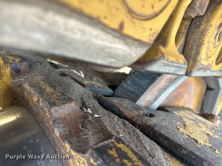 image for item ER8995 2013 Caterpillar D6N LGP dozer