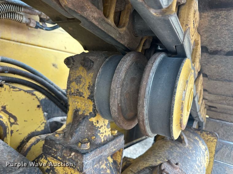 image for item ER8995 2013 Caterpillar D6N LGP dozer