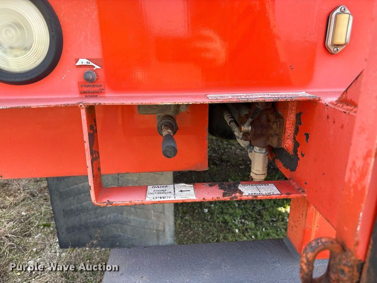 image for item EY9980 2010 International 4300 bucket truck