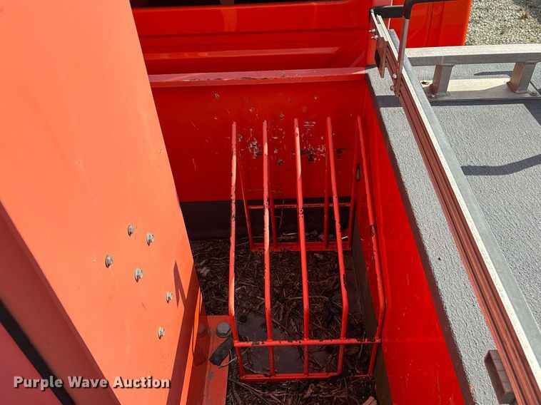 image for item EY9980 2010 International 4300 bucket truck