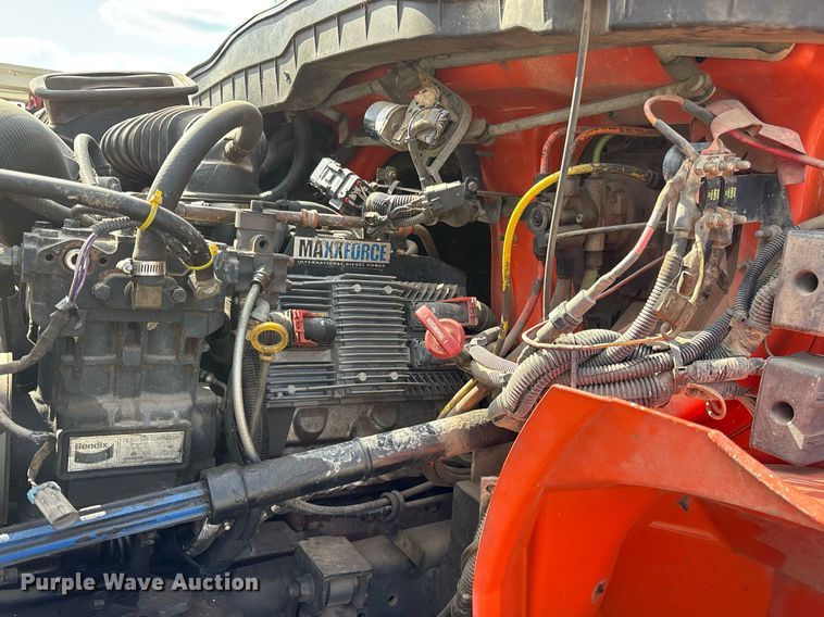 image for item EY9980 2010 International 4300 bucket truck