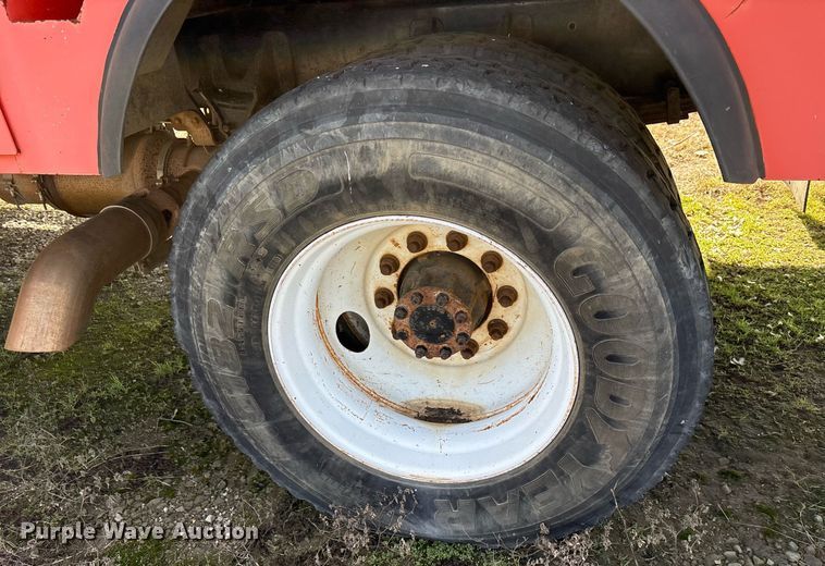 image for item EY9980 2010 International 4300 bucket truck