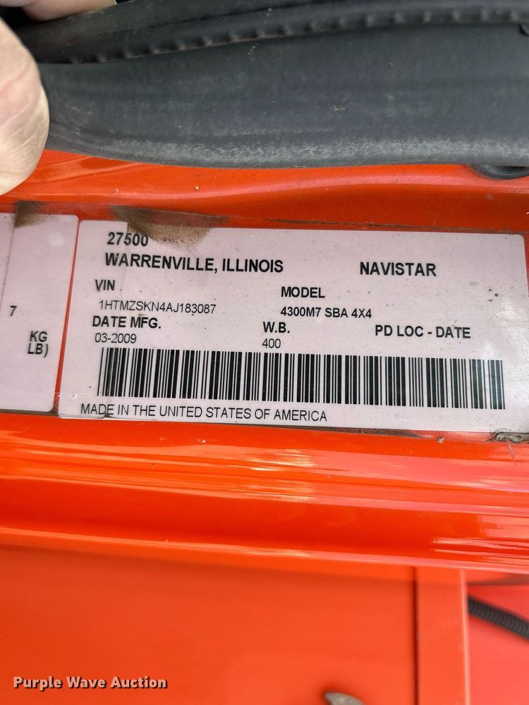 image for item EY9980 2010 International 4300 bucket truck