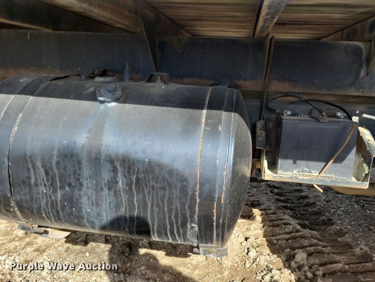 image for item NB9867 1978 Ford 700 flatbed truck