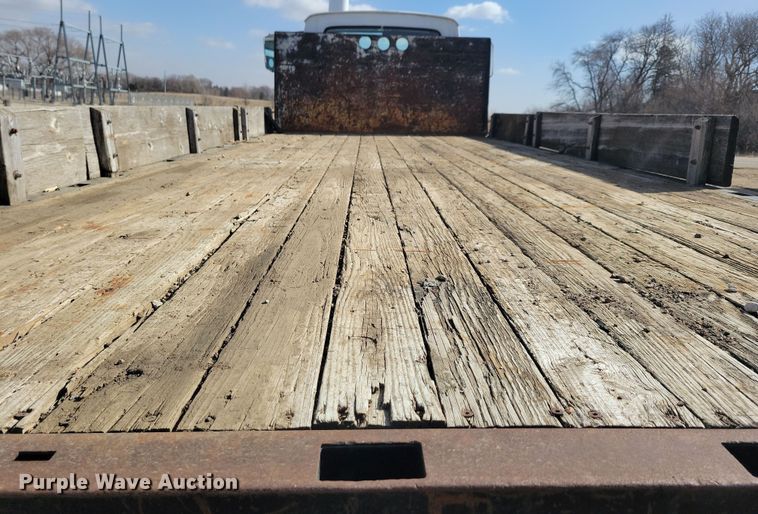 image for item NB9867 1978 Ford 700 flatbed truck