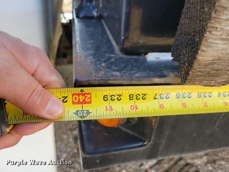 image for item NB9867 1978 Ford 700 flatbed truck