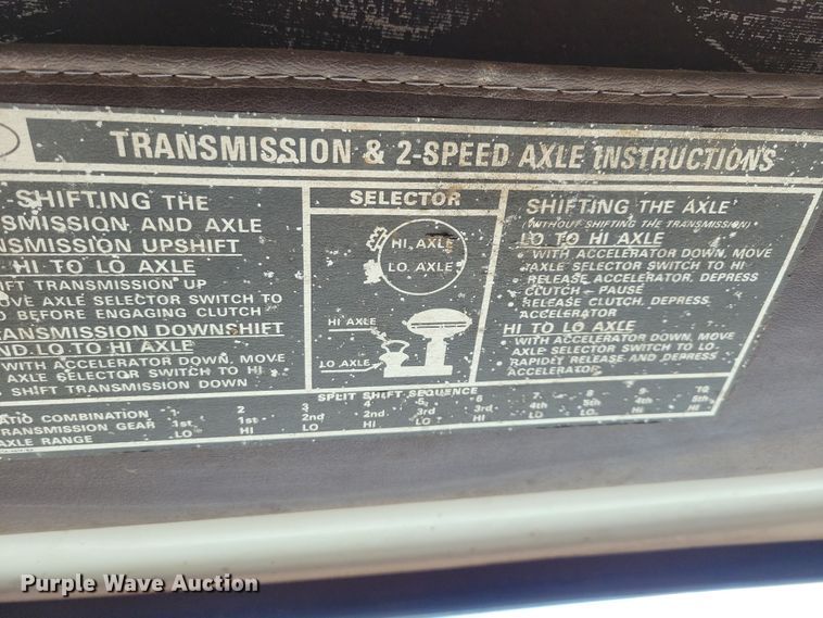 image for item NB9867 1978 Ford 700 flatbed truck