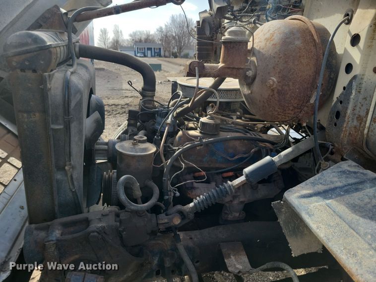 image for item NB9867 1978 Ford 700 flatbed truck