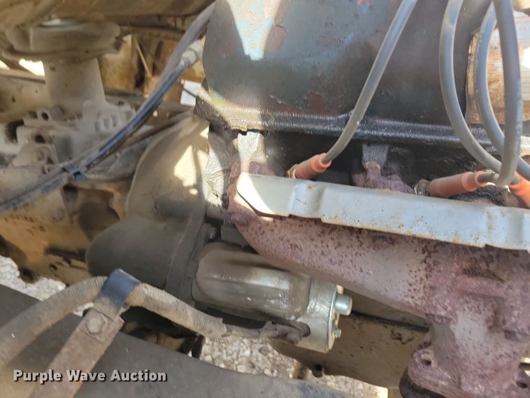 image for item NB9867 1978 Ford 700 flatbed truck