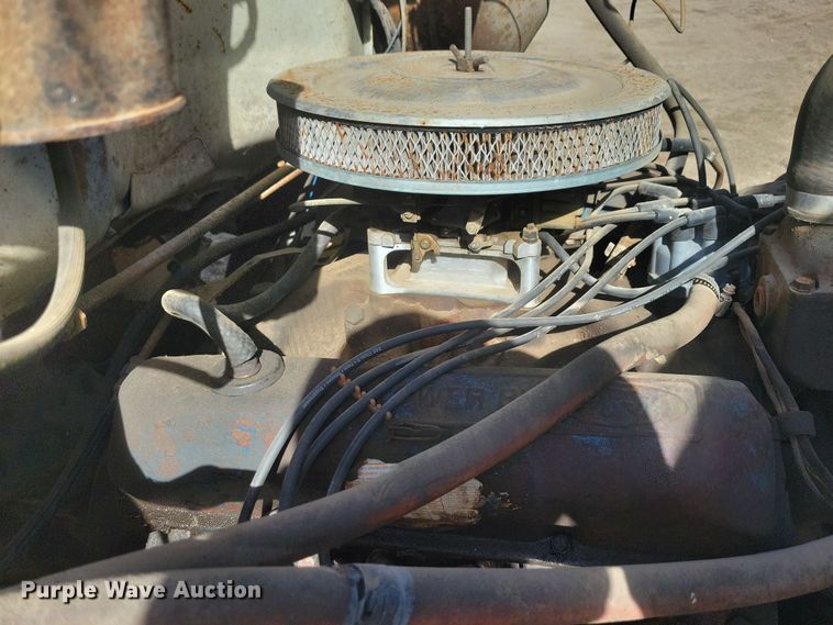 image for item NB9867 1978 Ford 700 flatbed truck